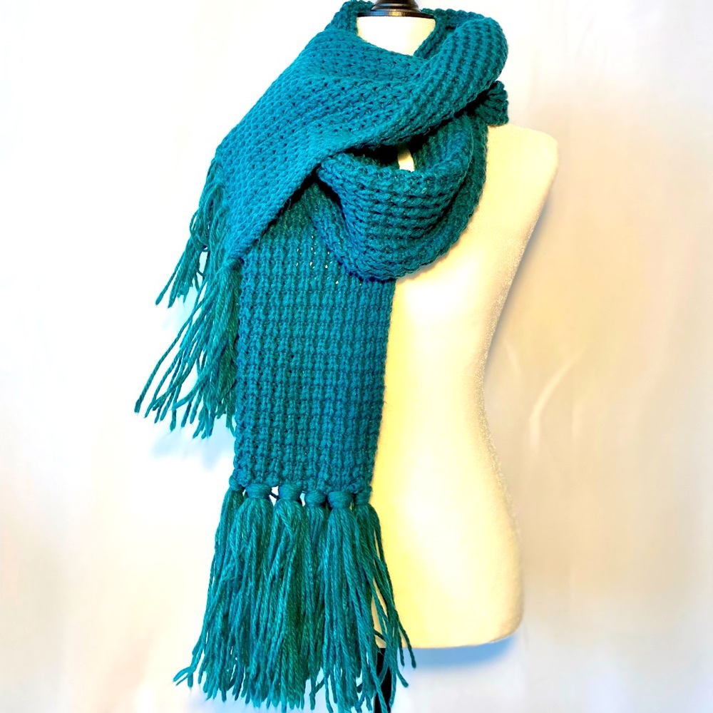 BDG knitted Scarf Wrap with fringe